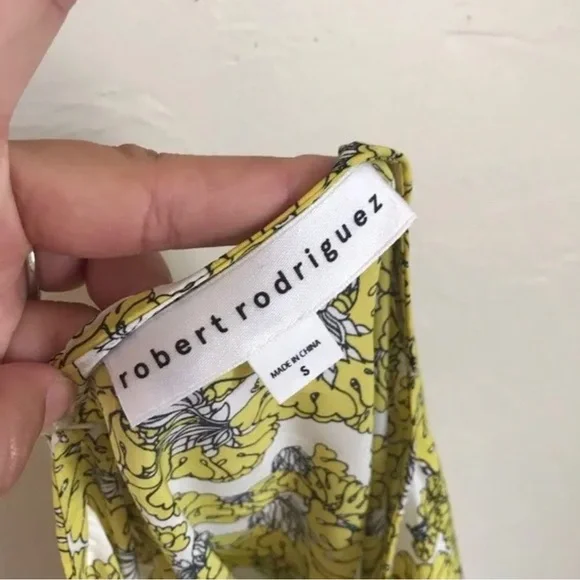 Robert Rodriguez Dania Floral Ruffle-Back Blouse - Picture 6 of 7